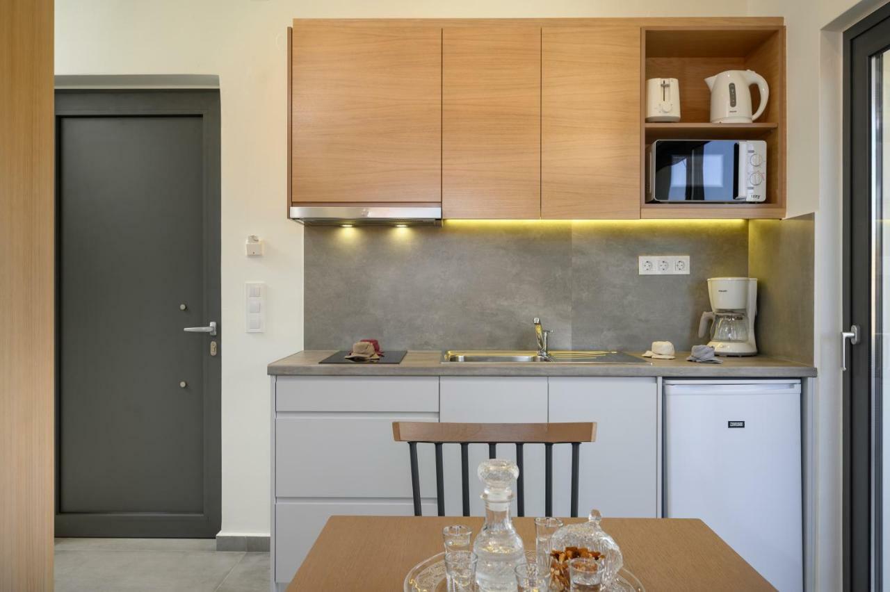 Athina Suites Luxury Suites Near The Sea Platanias ปลาเตเนียส ภายนอก รูปภาพ